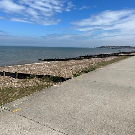 Lovely Static Caravan Whitstable Dış mekan fotoğraf