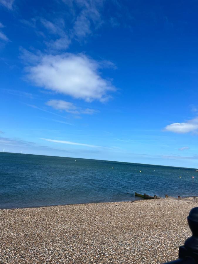 Lovely Static Caravan Whitstable Dış mekan fotoğraf
